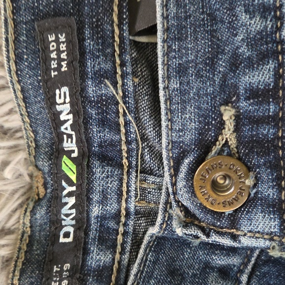 EUC DKNY Jeans Sz 12 Shorts - Picture 3 of 4